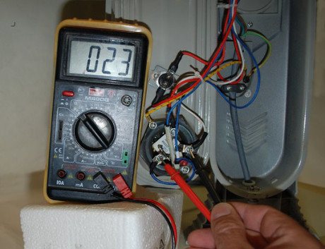 Diagnostics of the heating element using an ohmmeter.