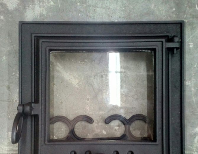 Doors for stoves and fireplaces made of cast iron, steel, glass: how to choose and install with your own hands