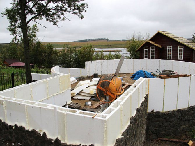 How to build a polystyrene foam house with your own hands?