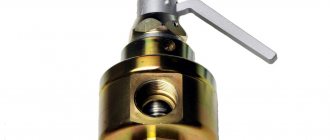 Overpressure relief valve, fire extinguishing
