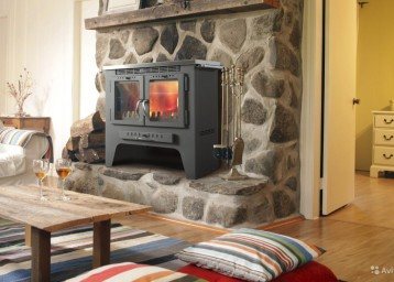 Floor-standing electric fireplace on a stand