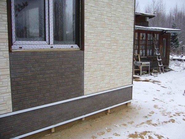 Don’t know what is the best way to cover the outside of your house? There are fiber cement boards, decorative and reliable, mounted on the frame 