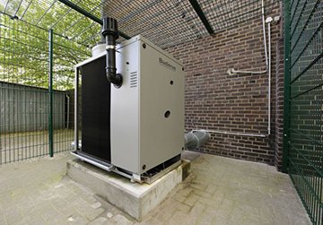 Outdoor heat pump
